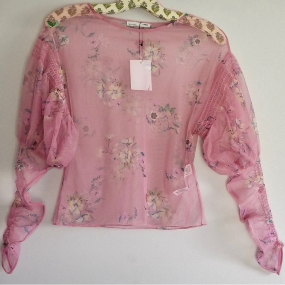 Floral sheer puffy top